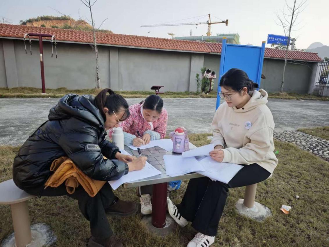 社工与社区家长访谈